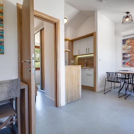 Apartments Jezera Lovisca Ngoại thất bức ảnh