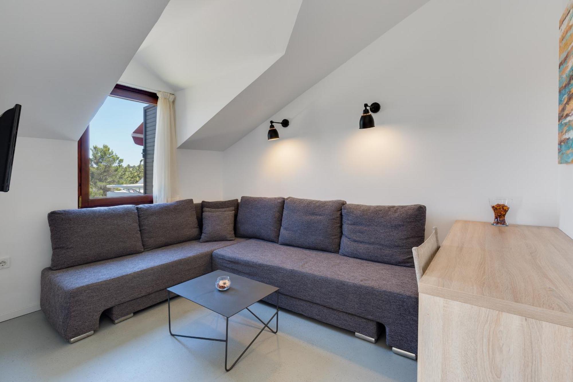 Apartments Jezera Lovisca Ngoại thất bức ảnh